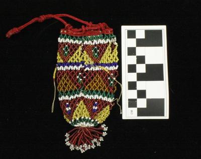 E1365: Multicolored beaded pouch, Egypt