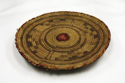 E1354: Egyptian woven straw plate