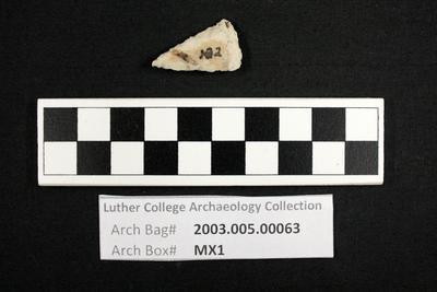 2003.005.00063: chipped stone-Madison projectile point