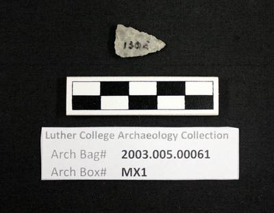 2003.005.00061: chipped stone-Madison projectile point
