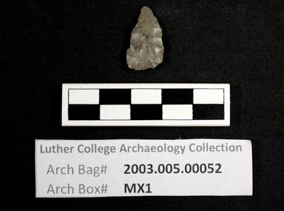 2003.005.00052: chipped stone-projectile point