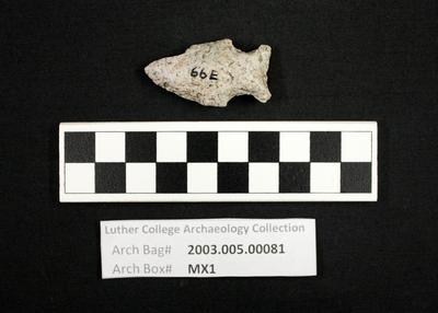 2003.005.00081: chipped stone-projectile point