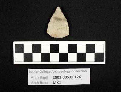 2003.005.00126: chipped stone-projectile point