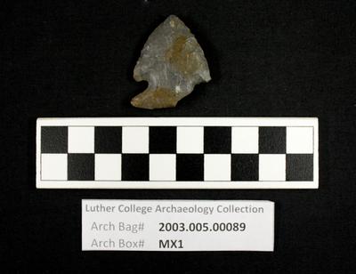 2003.005.00089: chipped stone-projectile point