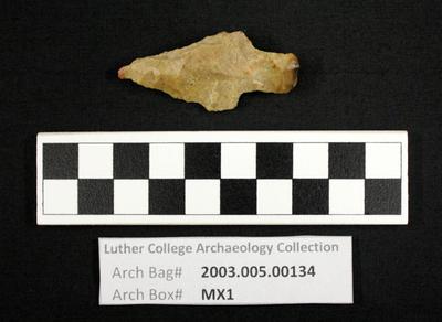 2003.005.00134: chipped stone-projectile point