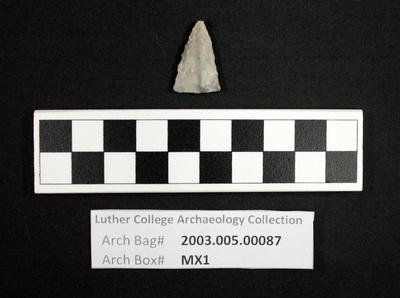 2003.005.00087: chipped stone-Madison projectile point