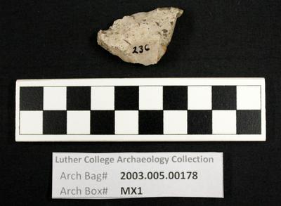2003.005.00178: chipped stone-projectile point