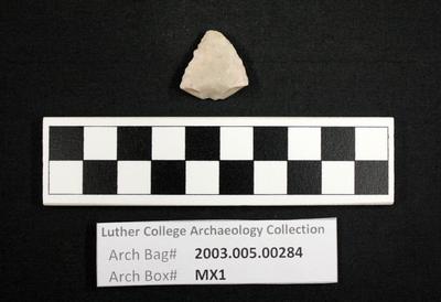 2003.005.00284: chipped stone-projectile point