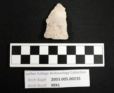 2003.005.00235: chipped stone-projectile point