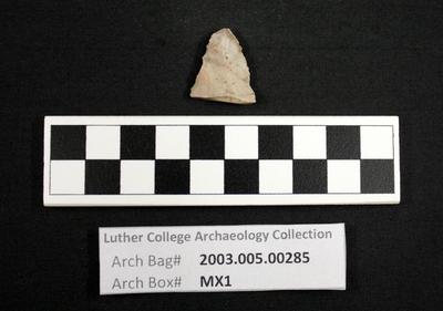 2003.005.00285: chipped stone-projectile point