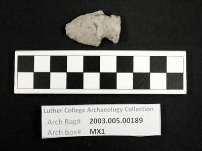 2003.005.00189: chipped stone-projectile point