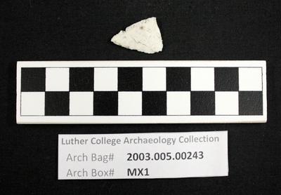 2003.005.00243: chipped stone-Madison projectile point