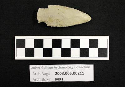 2003.005.00211: chipped stone-projectile point