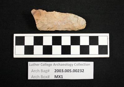 2003.005.00232: chipped stone-projectile point