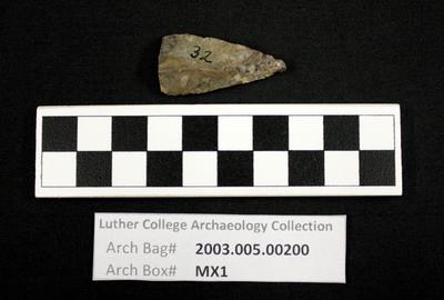 2003.005.00200: chipped stone-projectile point