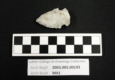 2003.005.00193: chipped stone-projectile point
