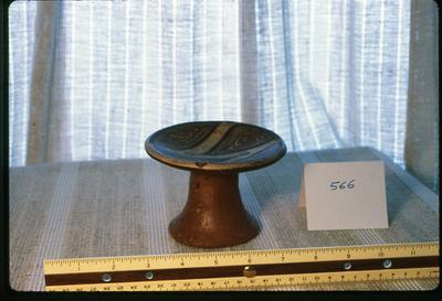 1969.PAN.00179: Polychrome pedestal plate