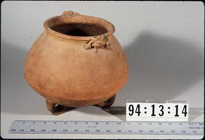 1969.PAN.00126: Tripod looped leg jar with effigy handles