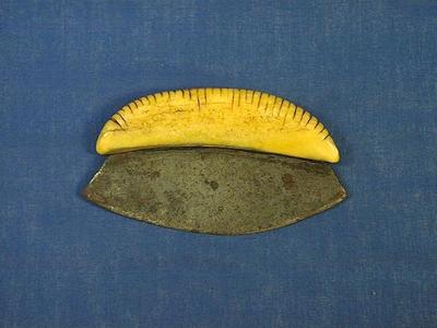 E0221: Inuit- Knife, Ulu (Handle)