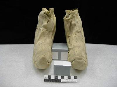 E0275B: Inuit- Boots